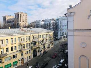 Апартаменты Amazing view of Khreshchatyk! Киев Апартаменты с 2 спальнями-75