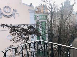 Апартаменты Amazing view of Khreshchatyk! Киев Апартаменты с 2 спальнями-86